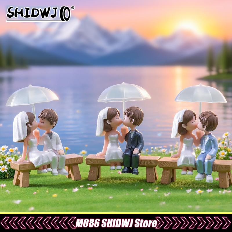 Car Mini Doll Umbrella-Holding Kissing Couple Figurines Ornament Lovers Figure Decorations DIY Miniatures Desktop Decor Gifts