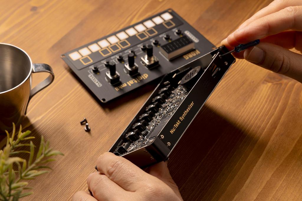KORG digital kit mkII ПРОГРАММИРУЕМЫЙ СИНТЕЗАТОРНЫЙ КОМПЛЕКТ NTS-1