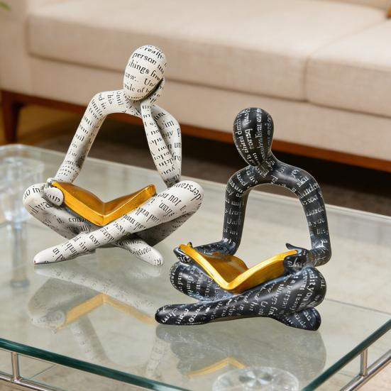 Абстрактная статуэтка читающего мужчины, держащего золотую книгу. Мужская статуэтка из смолы. Украшение для дома, офиса, рабочего стола. Подарок книголюбам