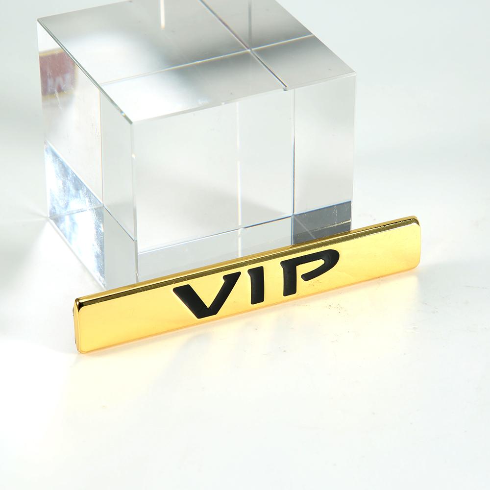 Car Styling 3D Metal Sticker VIP Emblem Decals for L/and Rover R/ange Rover Evoque RR EVQ Defender SV SVR Velar Accessories