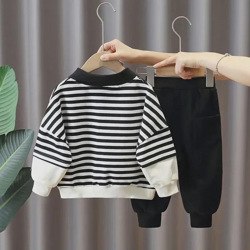 Стильный полосатый костюм-двойка для мальчиков: Свитшот и повседневные брюки на весну и осень