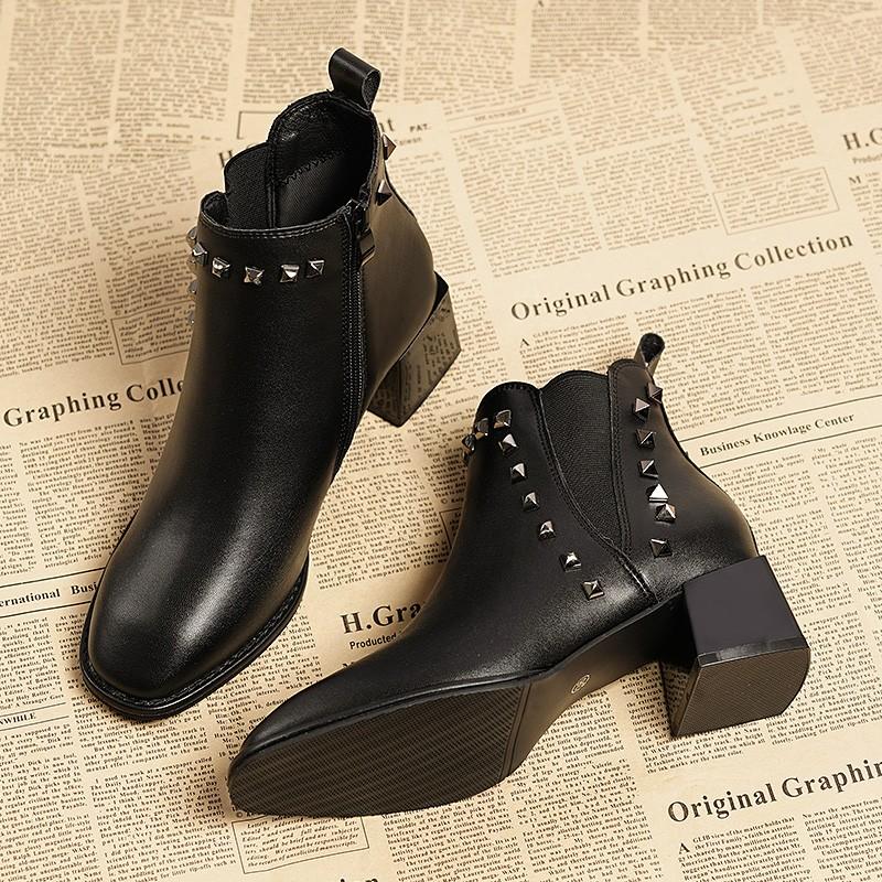 Fashion Black Cool Rivet Decoration Ankle Boots for Womens High Quality Chelsea Boots British Casual Boots Female Platform Short Boots