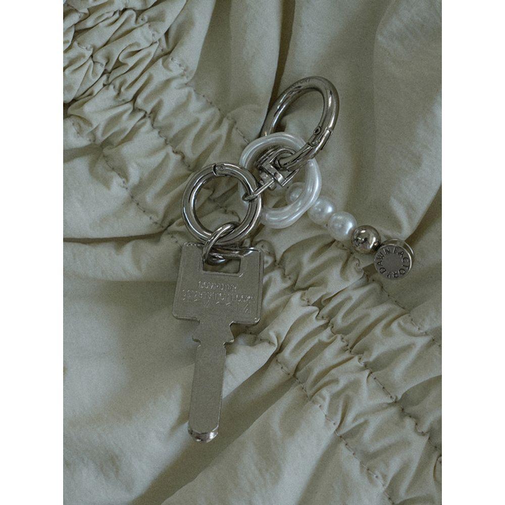DAWN FACTORY RING KEYRING IVORY