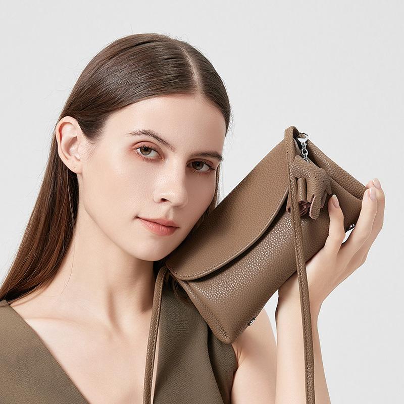 Fashionable Cowhide Small Crossbody Bag for Women 2025 New Model Single Shoulder Bag Niche Versatile Commuting Phone Coin Purse