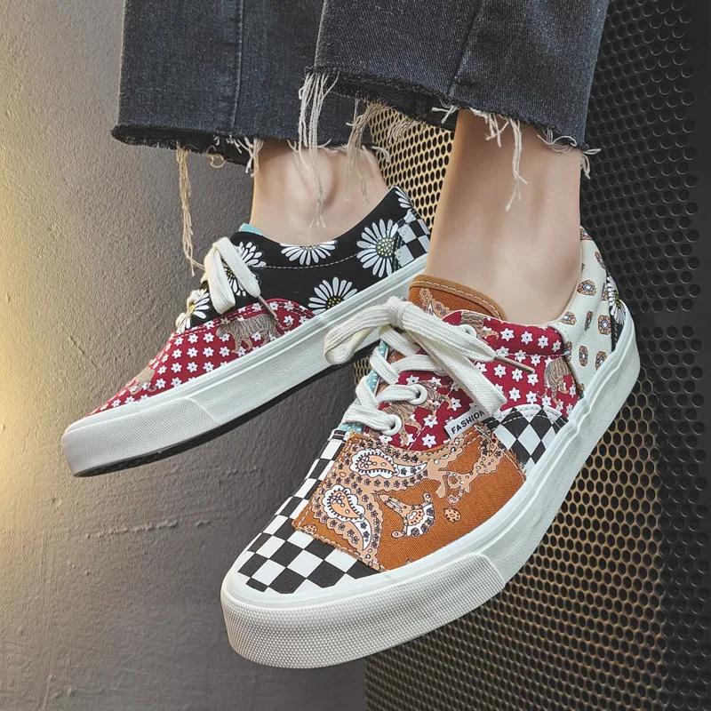 New Shoes for Men Canvas Casual Shoes Trend Print Flat Sport Vulcanized Shoes Youth Street Cool Lace-up Sneaker Unisex 35-44
