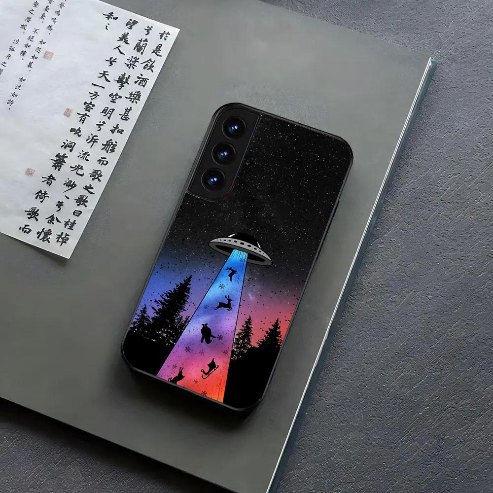 Чехол для телефона с инопланетянами и НЛО для Samsung S24, S25 22,30,Note20,Ultra,Lite,Ultra5G,Plus,FE Черный чехол
