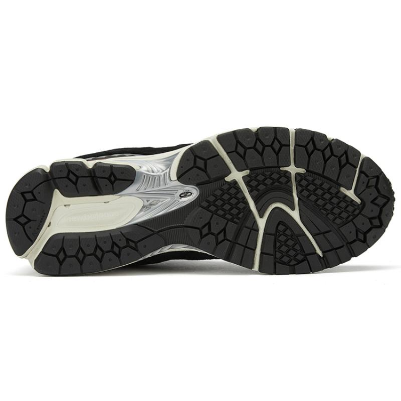 New Balance Кроссовки Bape X 2002R 'Apes Together Strong Black Camo' M2002RBF