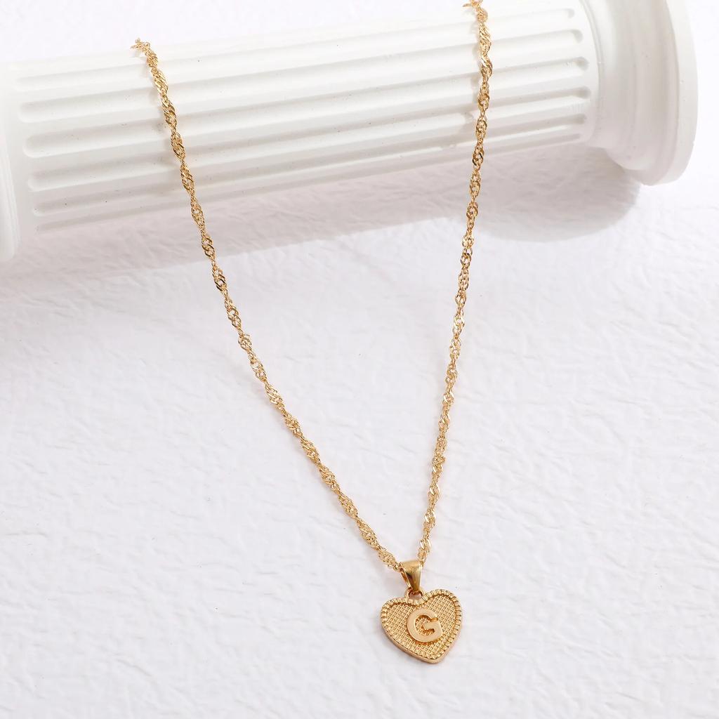 A-Z 26 Initials Name Necklaces Heart Pendant Letter Alphabets Necklace for Women 2023 Female Choker Chains Jewelry Trendy Gifts
