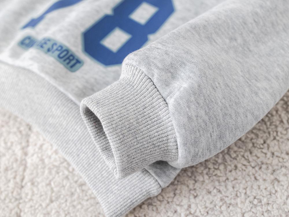 Трендовый флисовый свитшот с молнией до середины и сумка кроссбоди для мальчиков на осень/зиму 2025