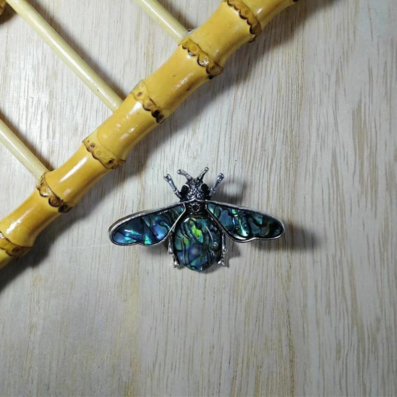 Shell Embedded Butterfly Brooch Pin Pendant With Fashionable Purple Crystal For Women And Men