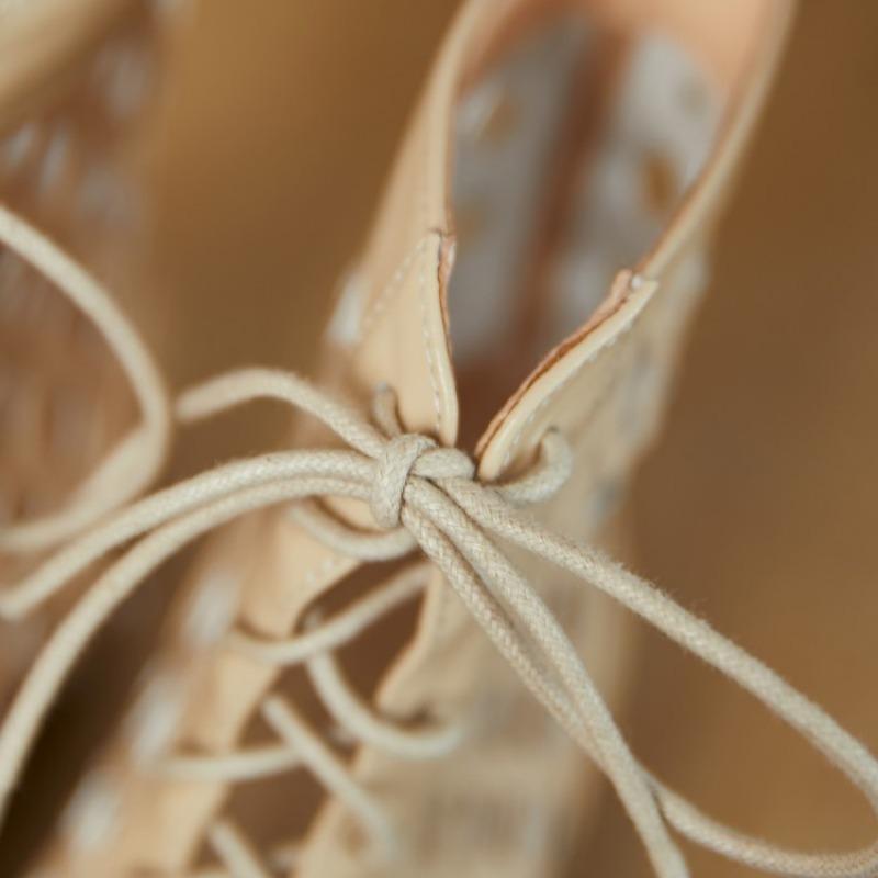 Модные ботильоны из коровьей кожи с вырезами и перекрестными ремешками, с открытым носком, крутые ботинки, весенне-летние женские туфли с гальваническим покрытием, полностью инкрустированные бриллиантами, с низким каблуком 3 см, сандалии 33-44