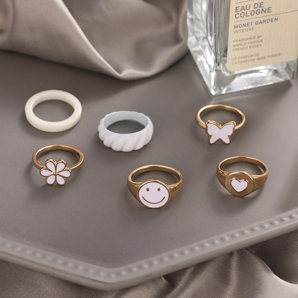 Vintage Butterfly Rings Set for Women Smile Rings Cute Flower Finger Heart Rings for Girls Y2K Jewelry Gifts