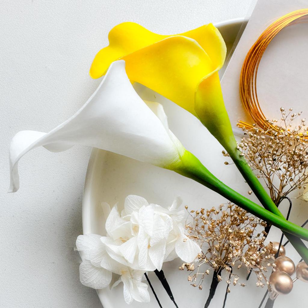 Yellow Calla Lilies and White Dried Flowers In a Hair Ornament with Mizuhiki and Gold Perfect for Bridal and Leaf. Coming-of-age Ceremonies,