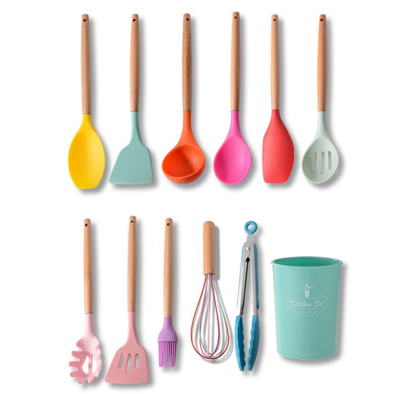Красочный набор кухонной утвари из 11 предметов из силикона с деревянными ручками