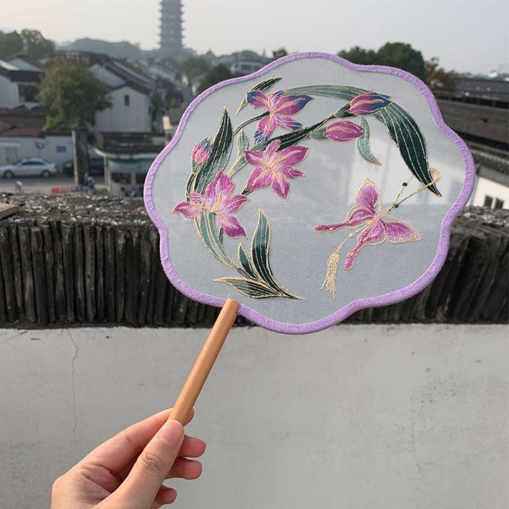Chinese Style Chinese Style Fan with Pendant Silk Fan HanFu Embroidery Fan  Home Decor