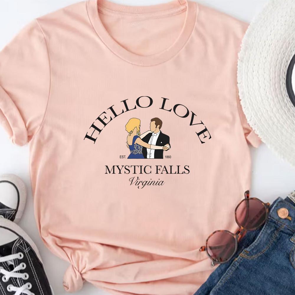 Привет Любовь Футболка Дневники вампира Футболка Клауса и Кэролайн Футболка по телешоу Топы Мистик Фоллс Вирджиния Подарок для нее Мерч ДВ