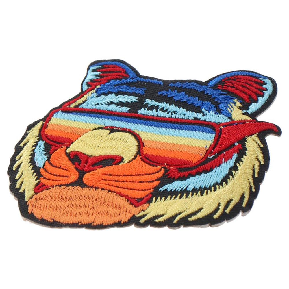 Jean Patches Embroidery The Colorful Tiger Wearing Glasses Patch Blue 6.1*6.5c'm Cute Funny Embroidered Badge Iron for Clothes