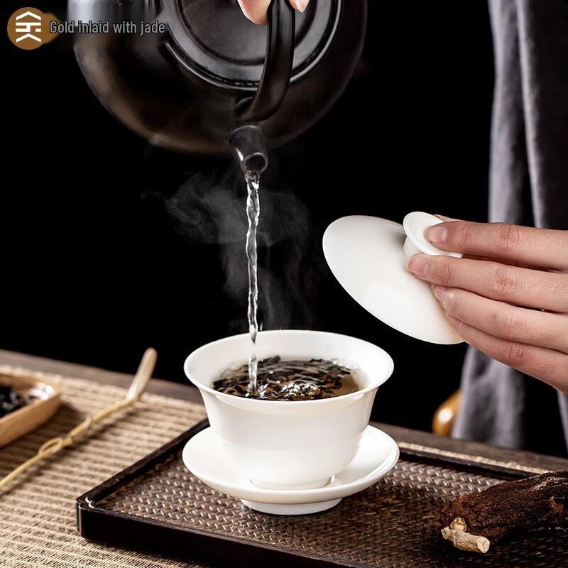 Фарфоровый гайвань в стиле нефрита с золотой инкрустацией