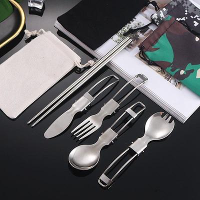 Многофункциональный складной набор столовых приборов из нержавеющей стали 304 с ножом, вилкой, ложкой и съемными палочками для еды для использования на открытом воздухе.