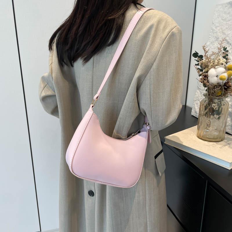 Stylish Retro Pu Handbag With Trendy Crescent Shape And Modern Aesthetic For Everyday Use