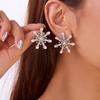 Модные серьги-снежинки с имитацией жемчуга для женщин, нежные разноцветные серьги-гвоздики в виде снежинки со стразами, рождественский подарок в виде ювелирного украшения