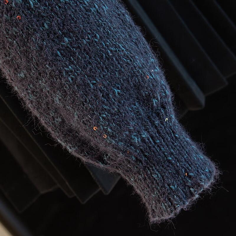 Women's Loose Fit Round Neck Long Sleeve Sweater