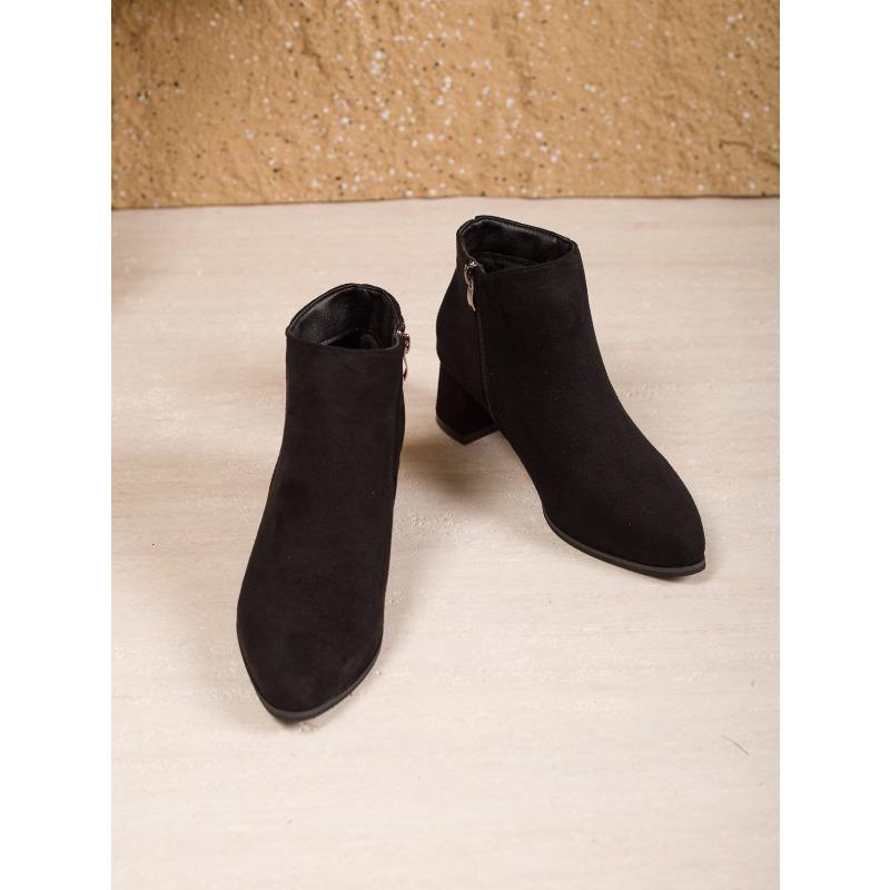 Замшевые Модные Ботильоны на Среднем Каблуке Большого Размера с Острым Носком 2025 Зима Новые Мартинсы на Толстом Каблуке для Женщин