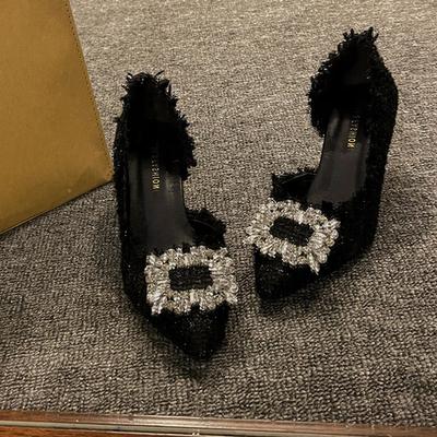 Женская обувь из ткани. Свадебная обувь. Женские блестящие туфли со стразами. Туфли на высоком каблуке с острым носком и квадратной пряжкой.