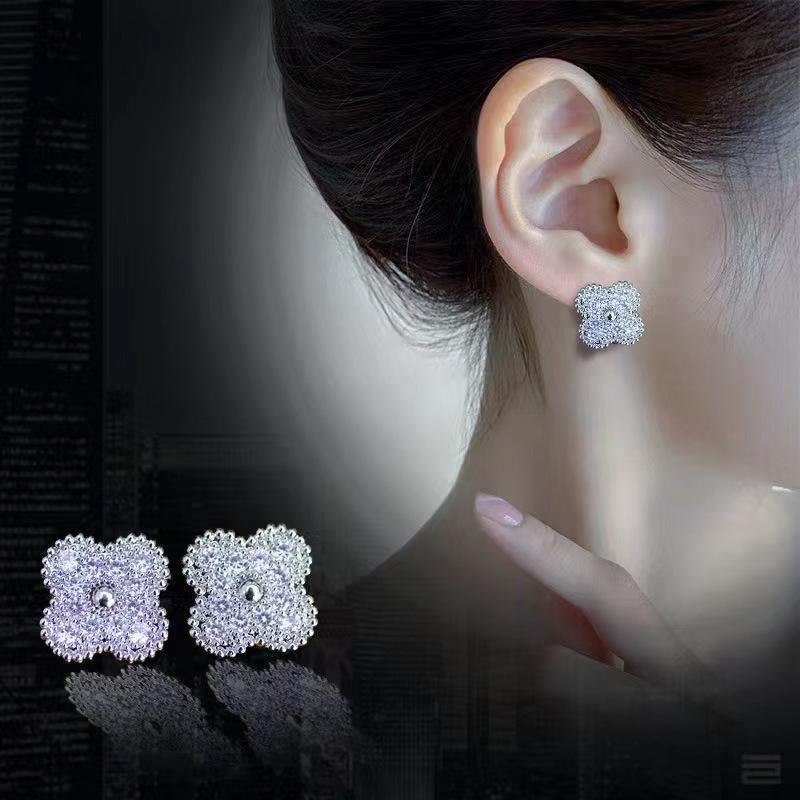 Серьги с четырьмя листочками клевера Ins Wind, женские модели, антиаллергенные серьги, модные сетчатые красные серьги, серьги с кисточками