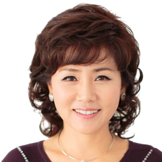 Женский короткий вьющийся парик с челкой, пушистые натуральные шелковистые высокотемпературные волокна, дамы среднего возраста, мама, черные, коричневые синтетические волосы