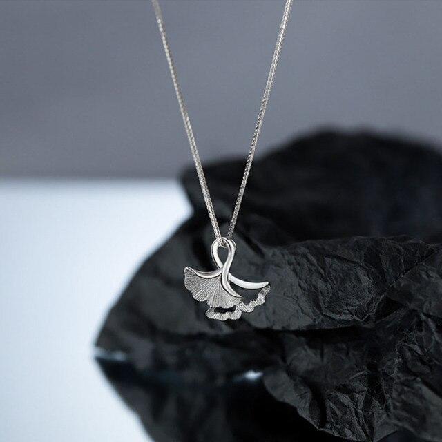 925 Sterling Silver Leaf Pendant Clavicle Chain Necklaces for Women Golden Simple Korean Jewelry Wholesale