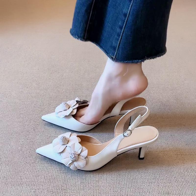 Fashion Retro Pointed Toe Three-dimensional Flowers Beautiful Baotou Women's Stiletto Heel Back Trip Strap Sandals