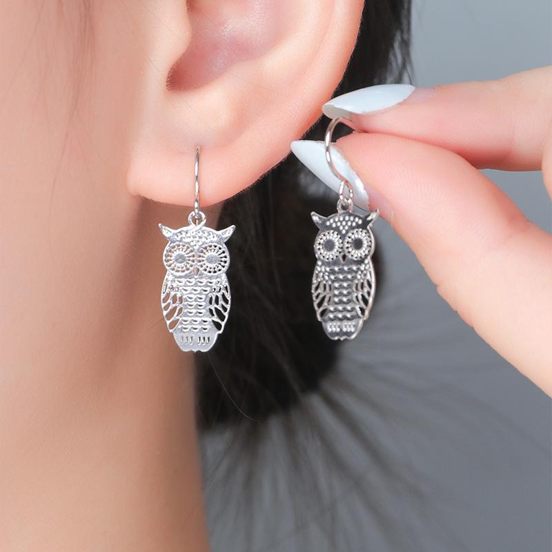 Light Luxury Hollow Computer Piece Pendant Earrings Simple Creative Relief Tree of Life Accessories Ear Decoration