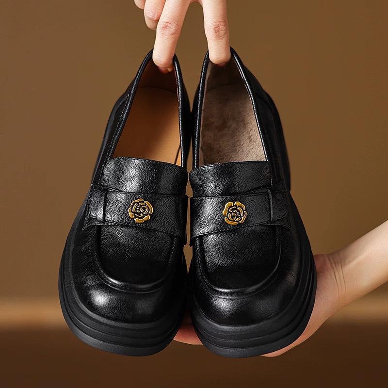 Small Soft Leather Thick-soled Loafers for Women's 2025 Autumn and Winter New Camellia Small Leather Shoes with Fleece and Height-increasing Sin
