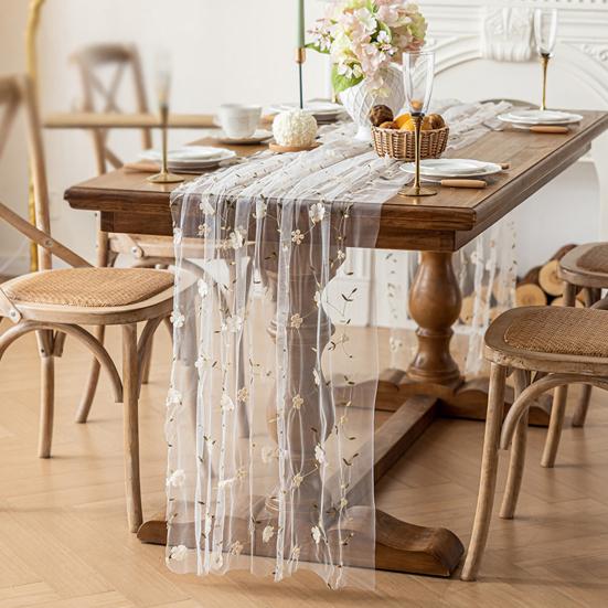 Вышитая скатерть-дорожка Вышитый цветок Тюлевая скатерть-дорожка Весна Лето