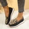 Женские кроссовки 2024 года, новые повседневные туфли с леопардовым принтом на плоской подошве, фирменные туфли-лоферы без застежек, вулканизированная обувь, прогулочные кроссовки для женщин