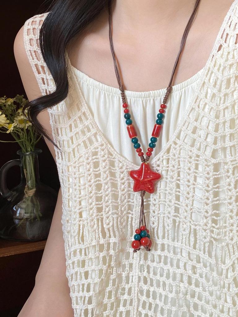 Retro Chinese Tassel Necklace: Unique Ethnic Style Women's High-End Clavicle Chain.