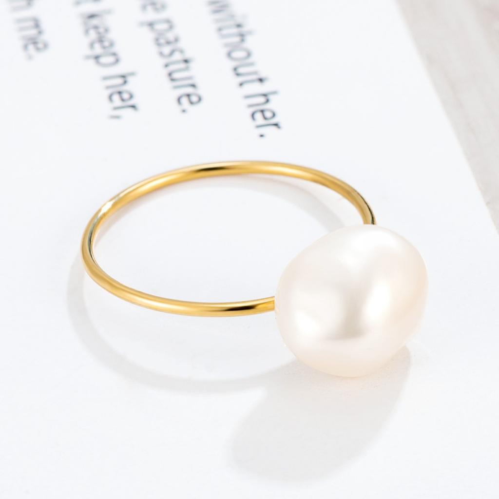 Кольцо с натуральным барочным жемчугом Женское простое кольцо высокого класса Титановая сталь с покрытием Высокая цветостойкость Ювелирные изделия