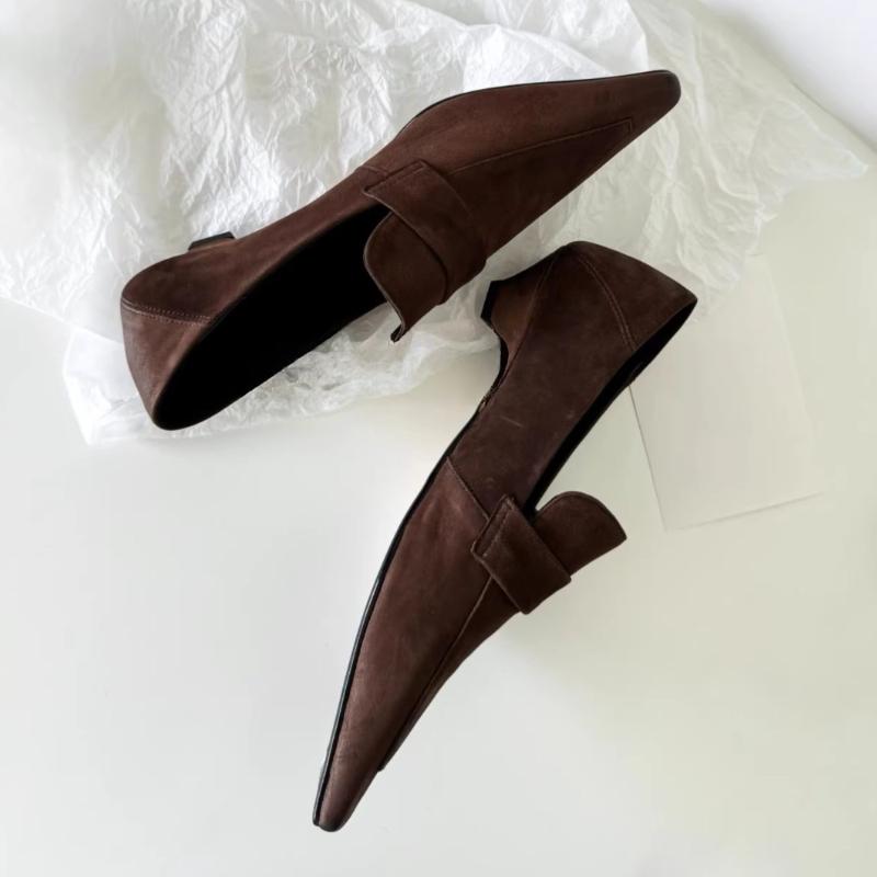 Весна 2026 Женские лоферы с острым носом на низком каблуке Лаконичные слипоны Однотонная обувь Дизайнерские Элегантные Туфли для стриптиз-клуба Женская обувь