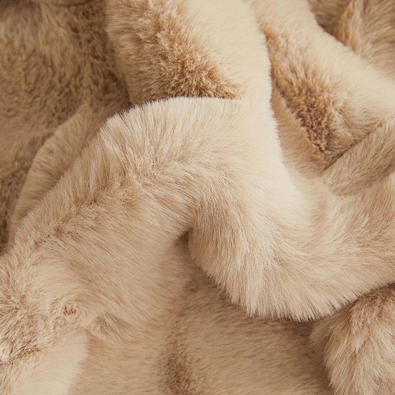 Luxury Solid Color Faux Rabbit Fur Blanket Winter Thickened Warm Faux Fur Blanket Soft Fluffy Throws Blankets for Sofa Bed Naps