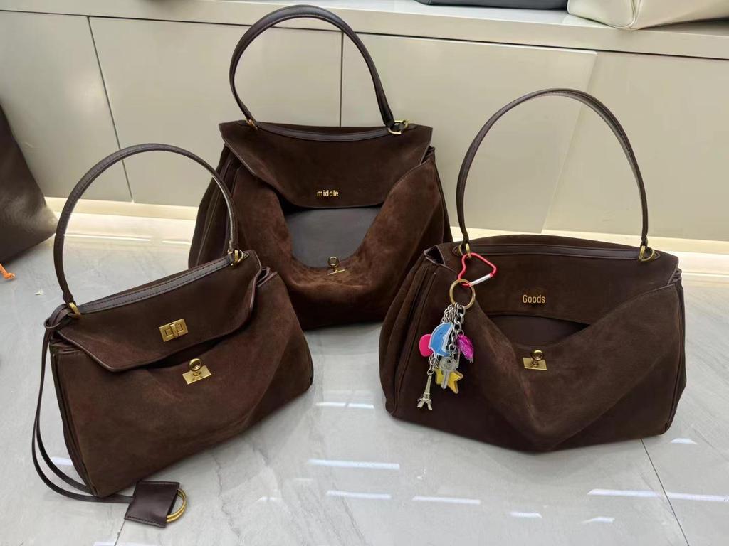 Роскошная сумка-тоут Rodeo Suede Frosted Tote от B: Большая сумка и кроссбоди в европейско-американском стиле