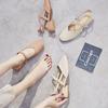 2025 лето новая сумка голова сандалии фея фея ветер средний каблук универсальный квадратный носок толстый каблук леди нежные квадратный носок одинарные туфли