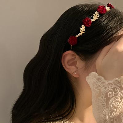Женская элегантная повязка на голову с розовой лозой, аксессуары для волос, головной убор для девочек, винтажная тиара с металлическим цветком и жемчугом, красная роза, повязки для волос
