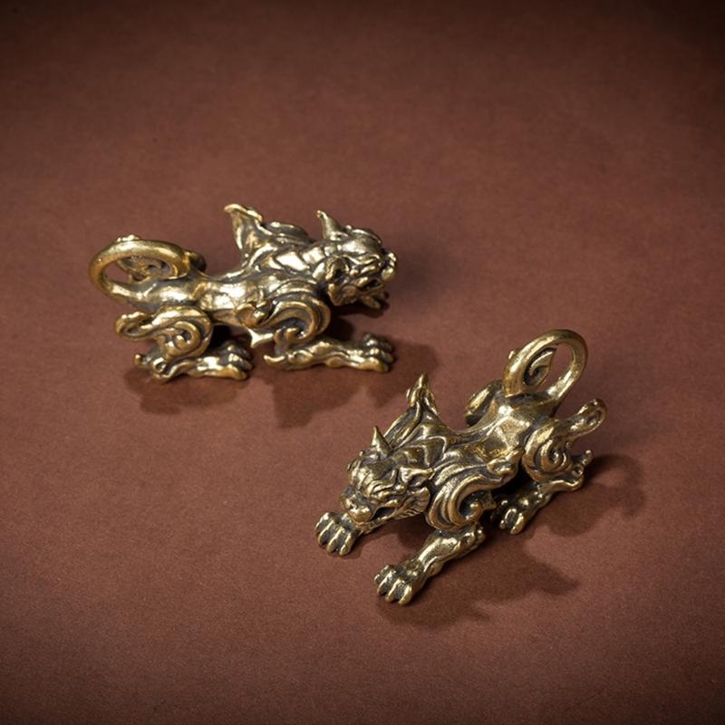 Китайская мифическая латунная статуэтка цилиня, миниатюрная, литая, фигурка древнего бога, настольное украшение, декор для кабинета, подарок