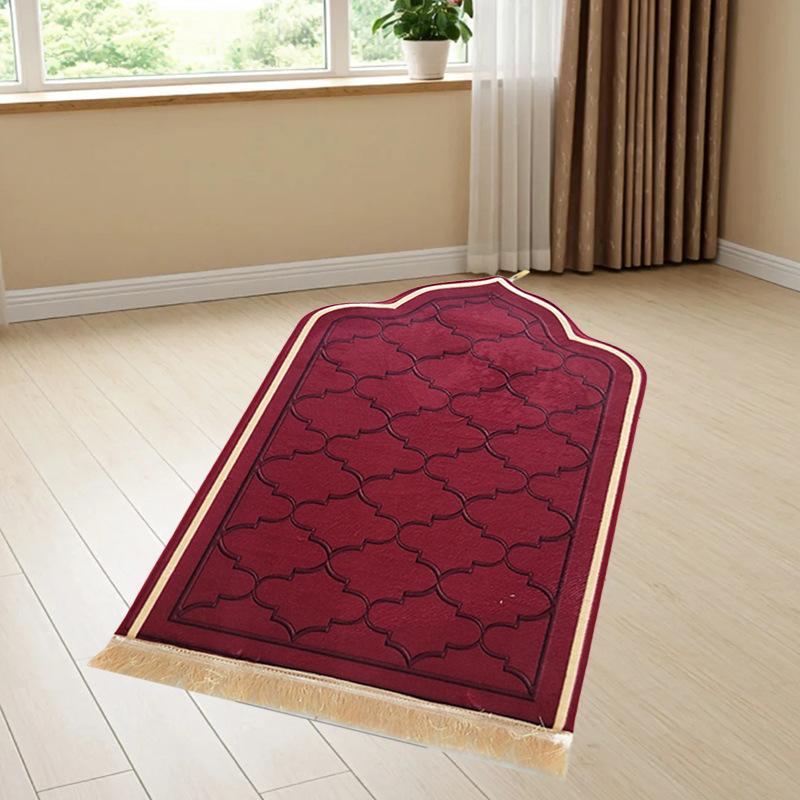 Non-slip Portable Flannel Carpet Prayer Mat Soft Flannel Travel Prayer Rug Worship Kneel Embossing Floor Carpets for Muslim Ramadan