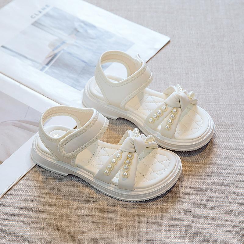 Сандалии для маленьких девочек 2025 лето для девочек новые жемчужные детские туфли для девочек иностранные туфли принцессы нескользящие пляжные
