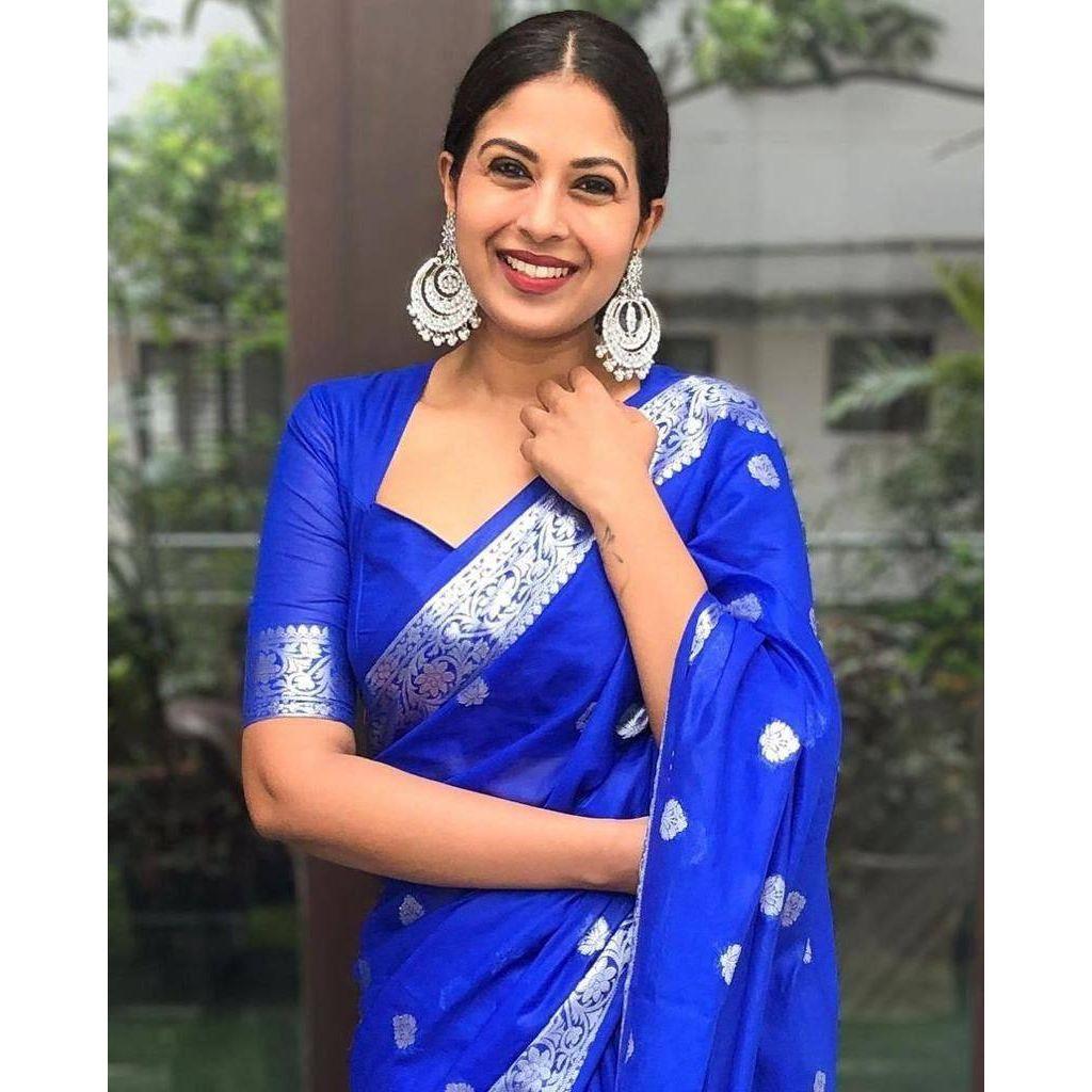 Королевский шелковый роман - Мягкий личи шелковый жаккардовый сари