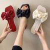 Женские тапочки на плоской подошве с квадратным носком, пляжная обувь на плоской подошве с бантом, красные, черные, белые, модные сандалии, летняя новая женская обувь для улицы 2024 года