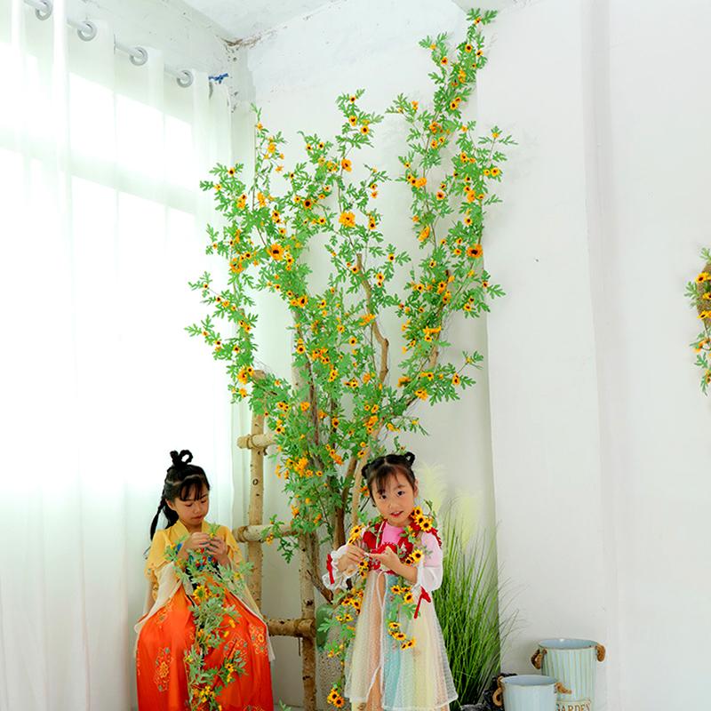 Яркая реалистичная пасторальная композиция из искусственных цветов, лозы, подсолнухов, гирлянда из шелка