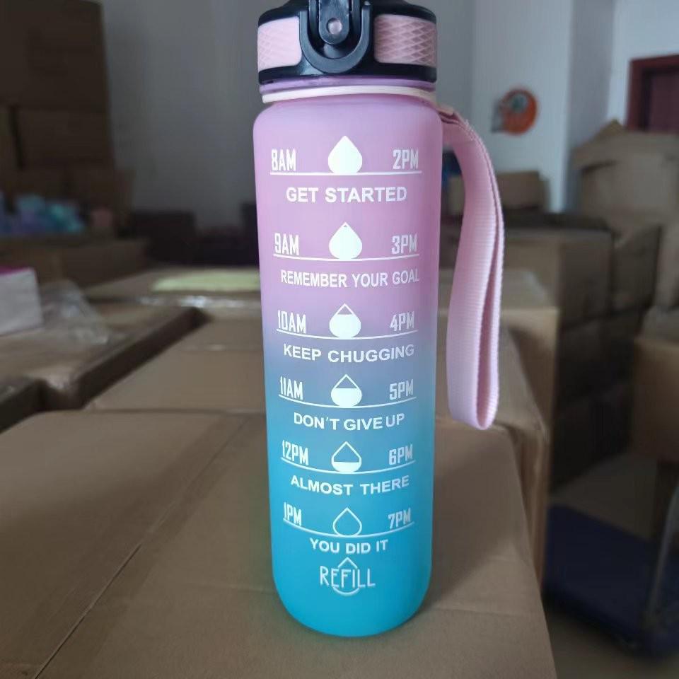 Градиентная 1000 мл всплывающая спортивная бутылка для воды из тритана со шкалой и соломинкой